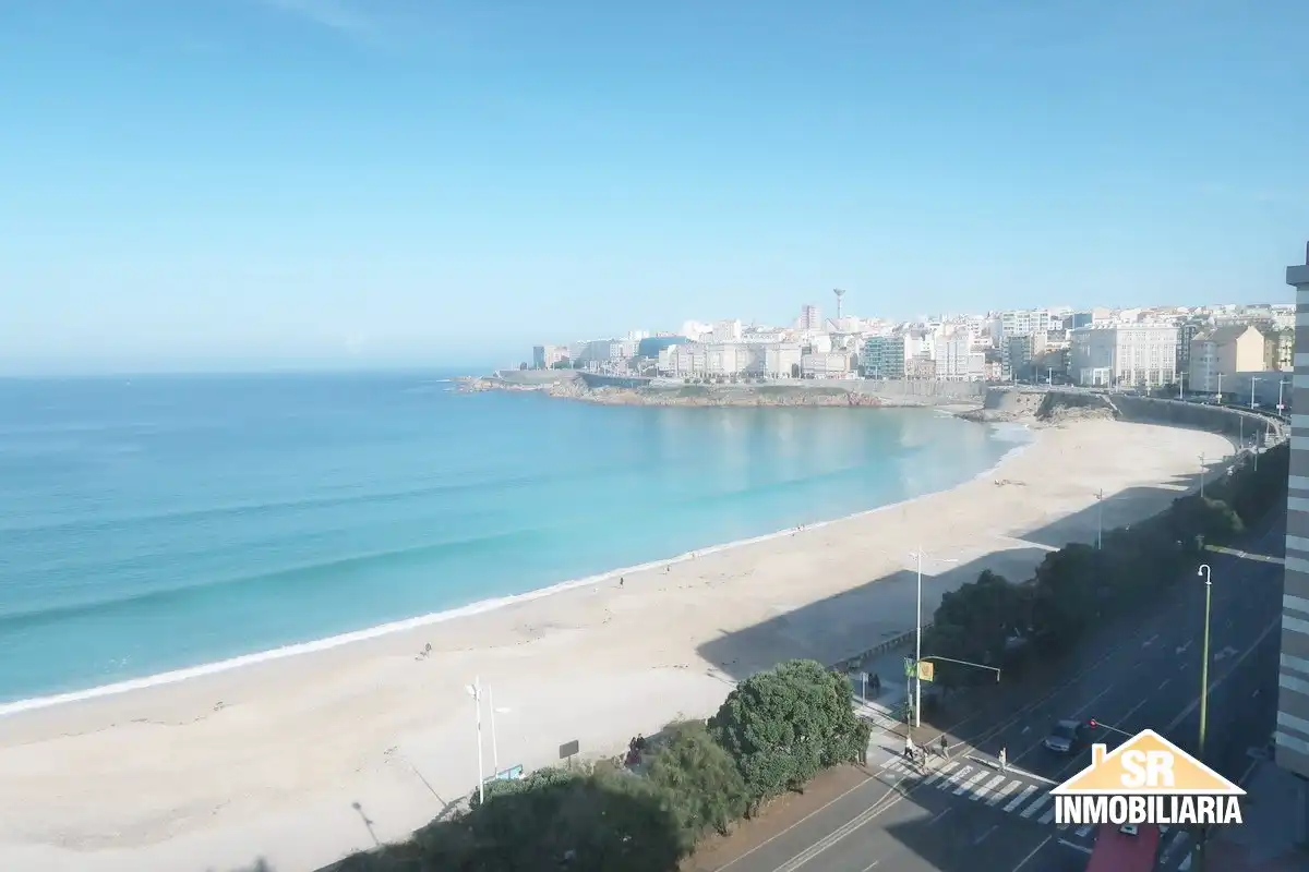 Vista exterior de Pis de lloguer en A Coruña Capital  amb Calefacció i Forn