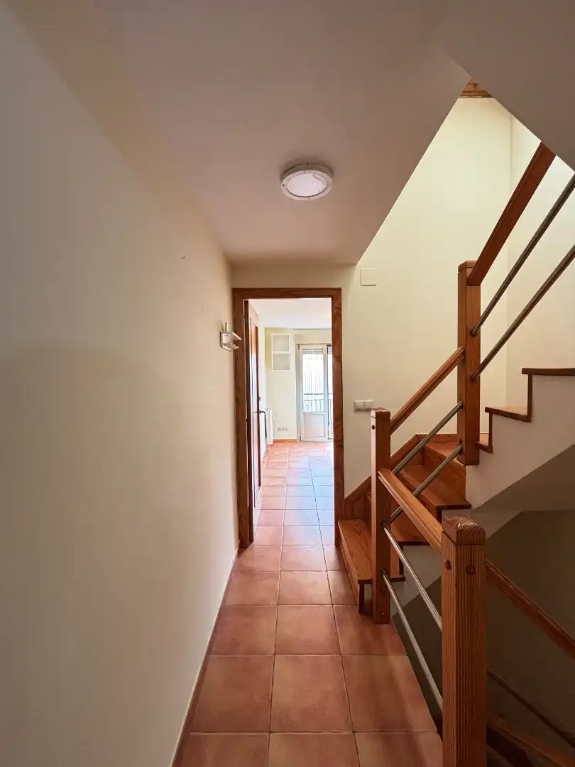 Casa adosada en venta en Rianxo con Calefacción, Trastero y Amueblado