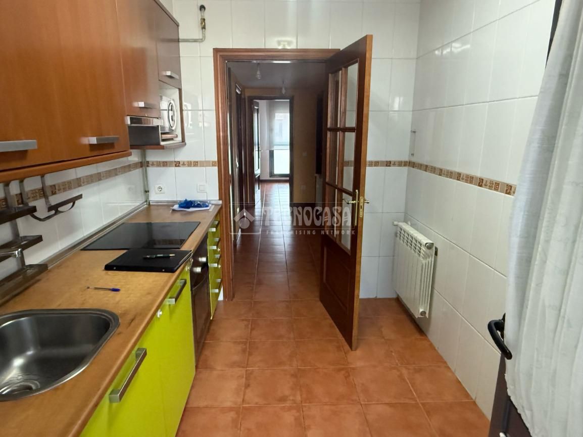 Kitchen of Flat for sale in Valdemoro  with Storage room and Community pool