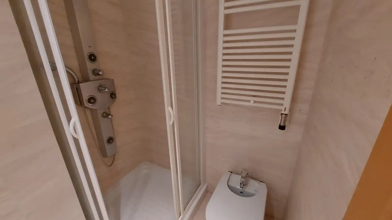 Baño de Piso en venta en  Logroño con Aire acondicionado, Calefacción y Trastero