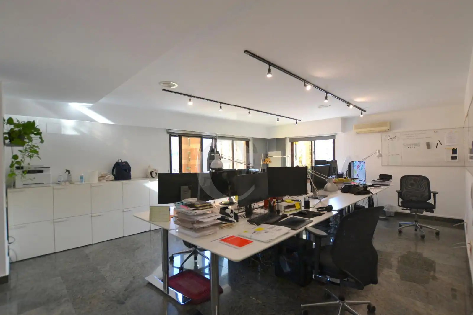 Büro zum Verkauf in Valencia mit Klimaanlage, Terrasse und Abstellraum