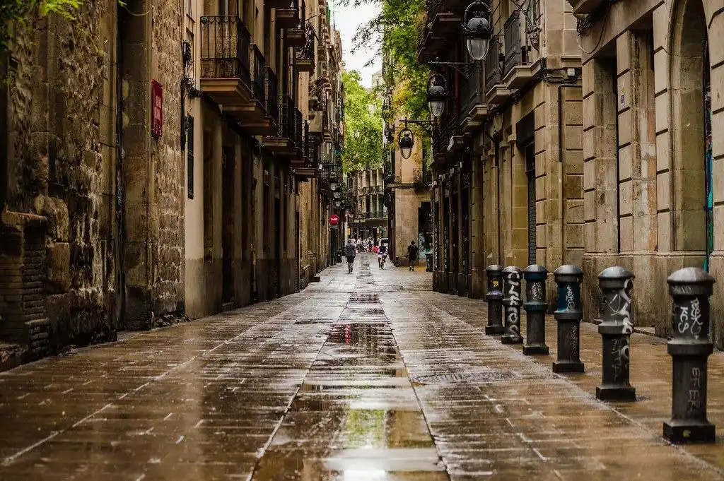 Exterior view of Buildings for sale in Barcelona