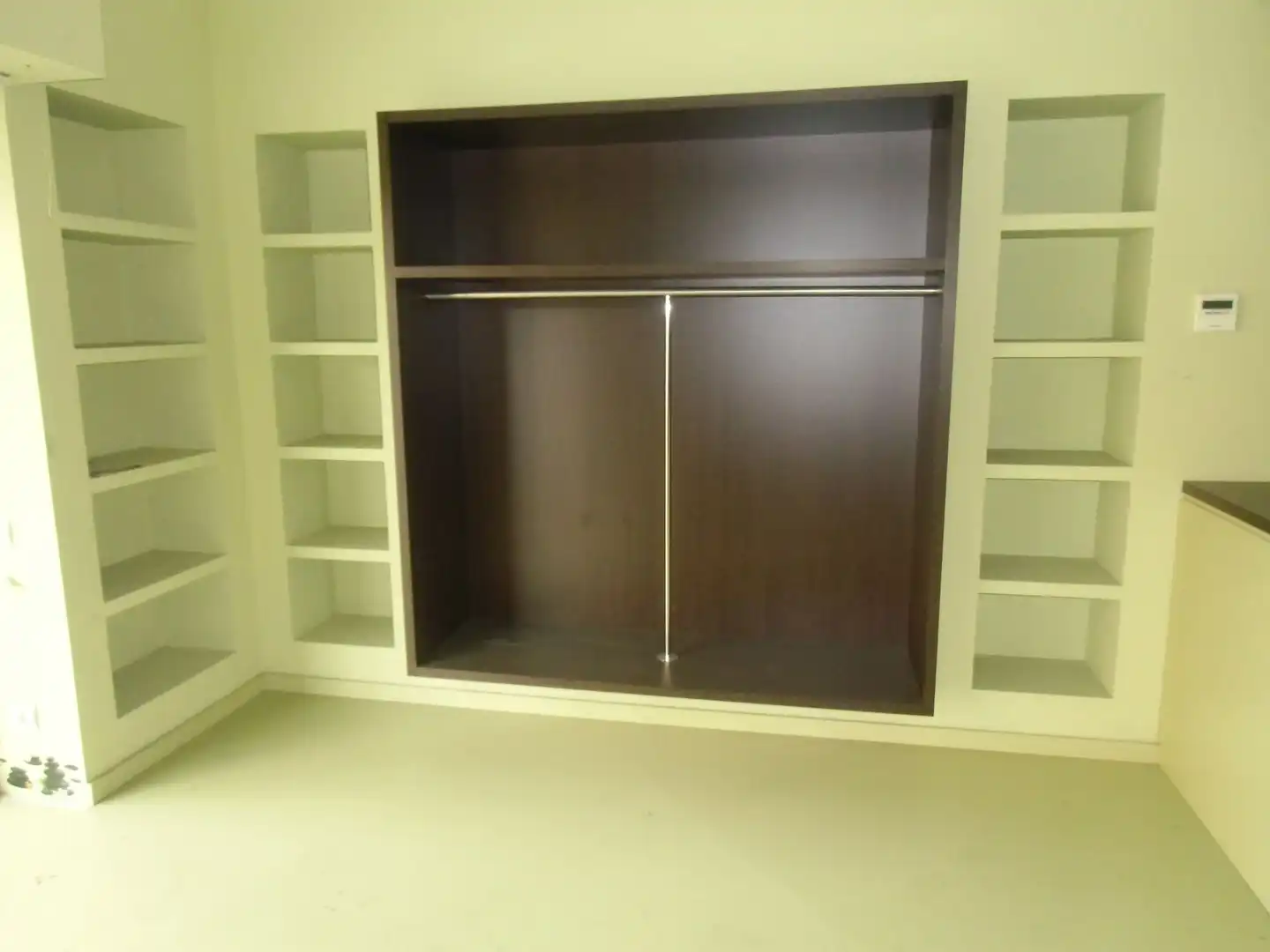 Habitación de Local en venta en Santa Coloma de Gramenet con Aire acondicionado