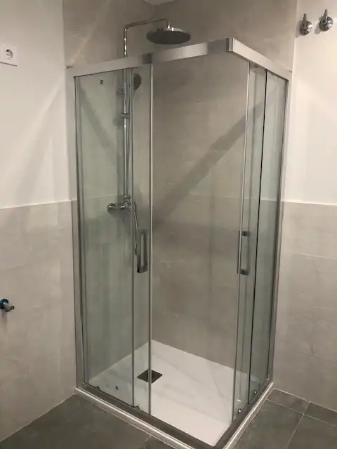 Badezimmer von Dachboden zur Miete in Sant Cugat del Vallès mit Klimaanlage, Heizung und Parkett