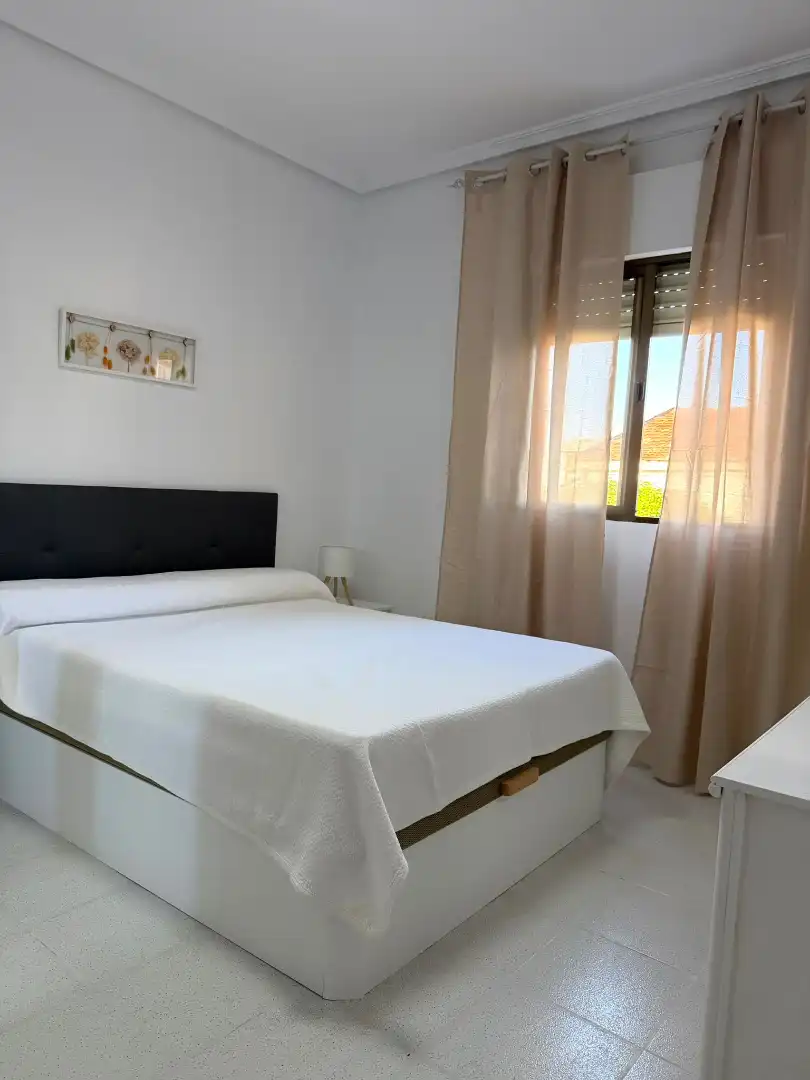 Habitación de Piso en venta en Castuera con Amueblado, Horno y Lavadora