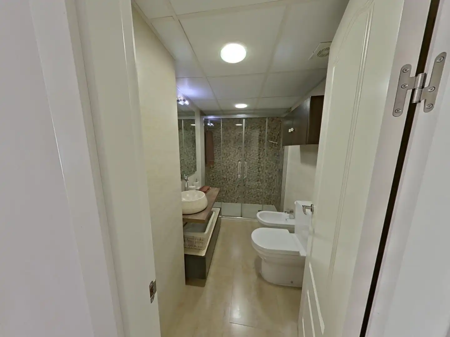 Baño de Piso de alquiler en Córdoba con Aire acondicionado, Terraza y Amueblado
