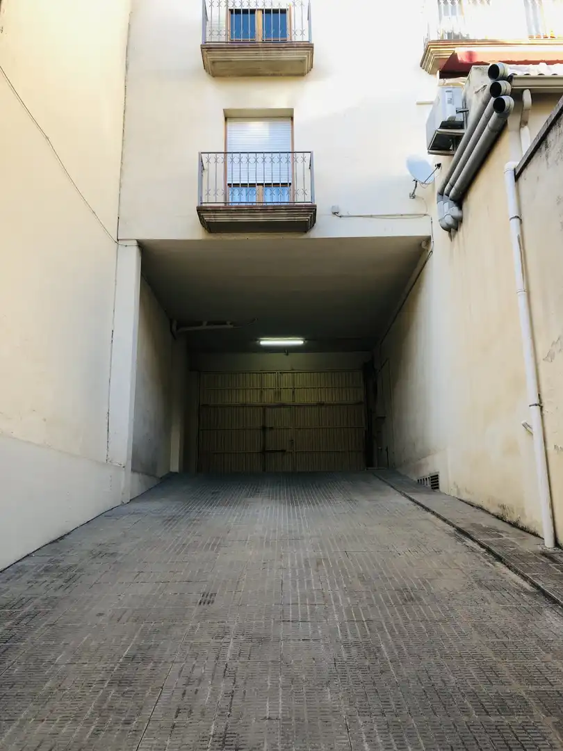 Einzelparkplatz zum Verkauf in Carrer Montserrat 1, imagen 12