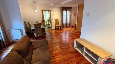 Foto 3 de Dúplex de alquiler en Serranos, Casco Antiguo, León Capital