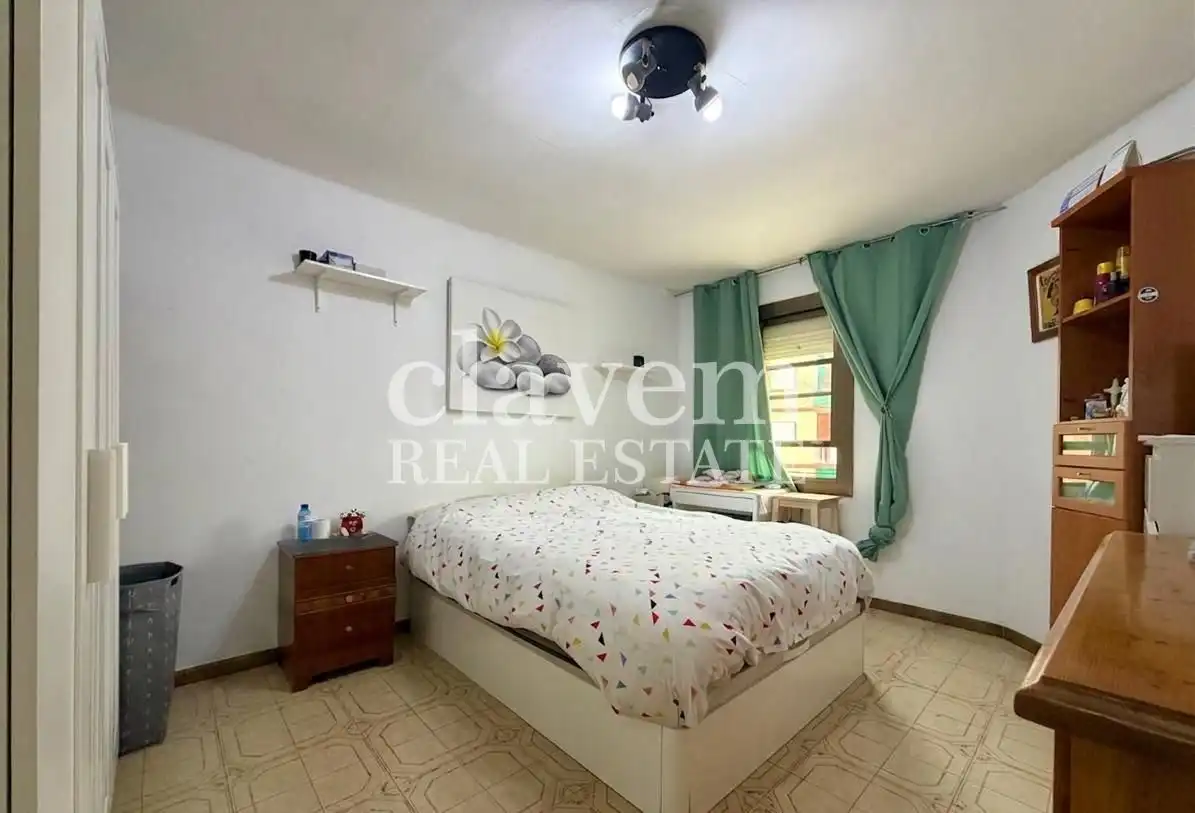 Schlafzimmer von Wohnung zum Verkauf in Barcelona mit Balkon
