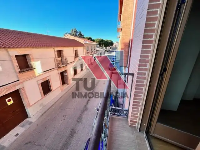 Vista exterior de Piso en venta en El Carpio de Tajo con Calefacción, Parquet y Balcón