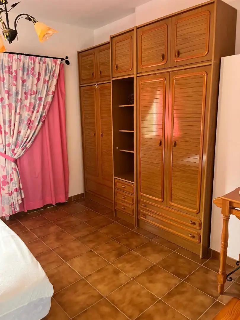 Schlafzimmer von Country house zur Miete in Riogordo mit Privatgarten, Schwimmbad und Möbliert