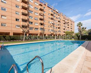 Swimming pool of Apartment to rent in  Valencia Capital  with Air Conditioner, Heating and Parquet flooring