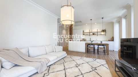 Foto 2 von Wohnung zum Verkauf in Calle Larramendi, Área Romántica, Donostia - San Sebastián