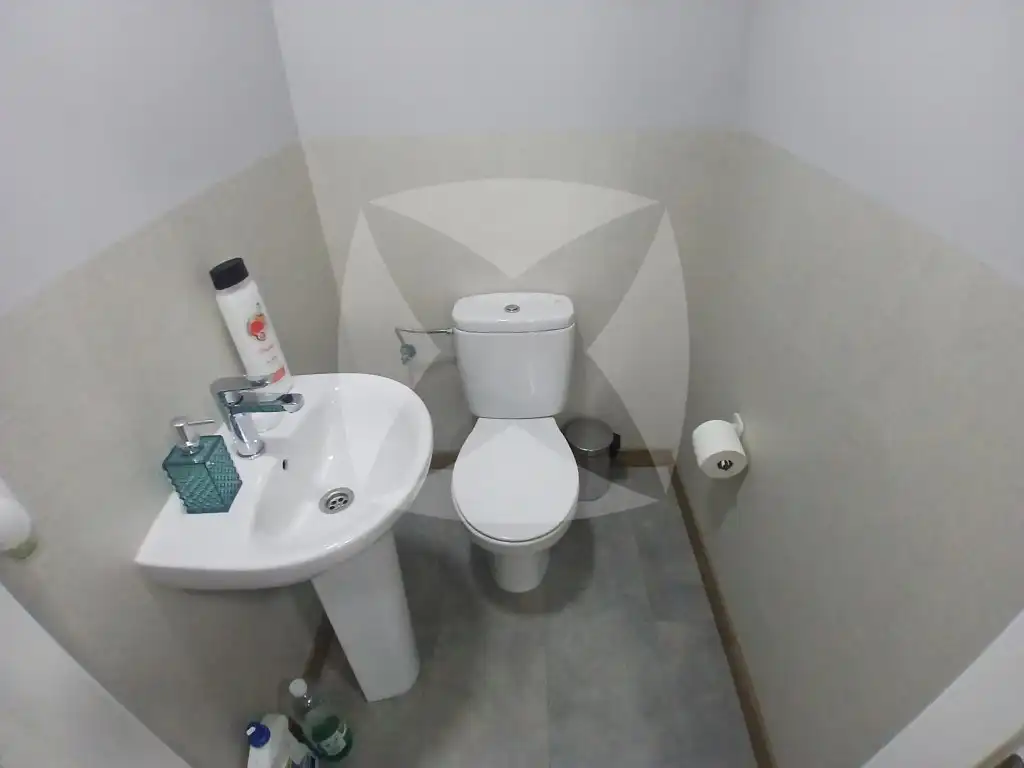 Badezimmer von Geschaftsraum zur Miete in Badajoz mit Klimaanlage