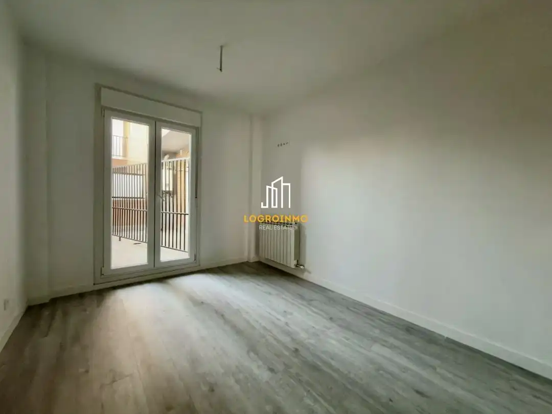 Dormitori de Pis en venda en Lardero amb Calefacció, Parquet i Terrassa