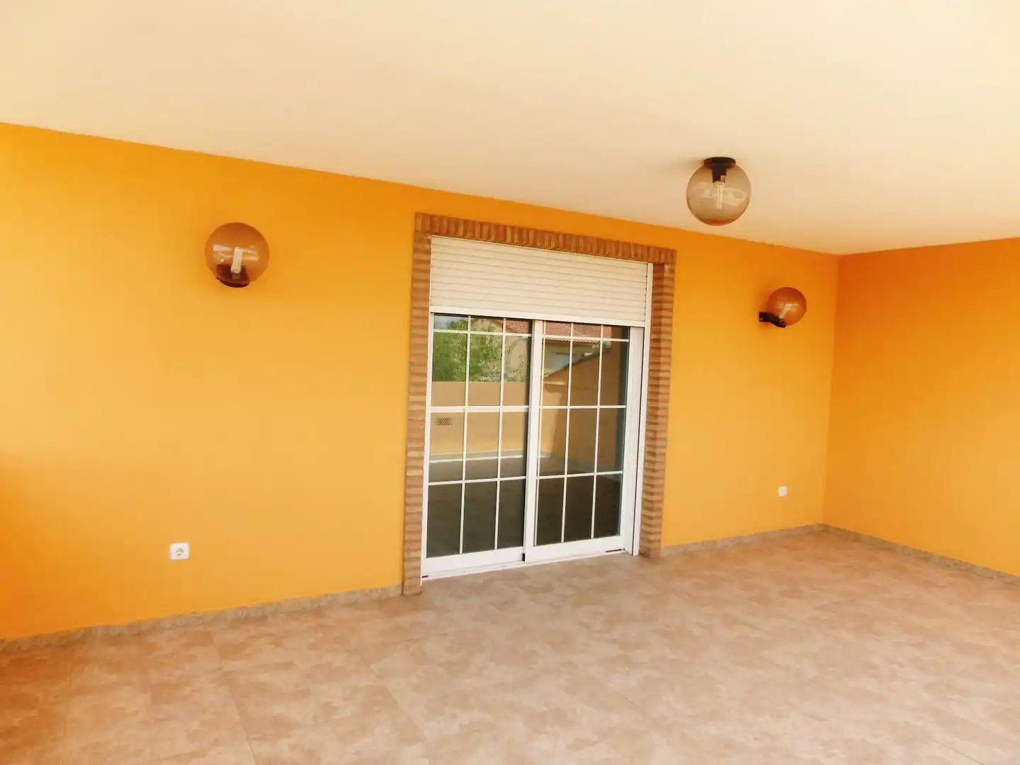 Houses for sale in La Pobla de Vallbona  with Air Conditioner, Heating and Private garden
