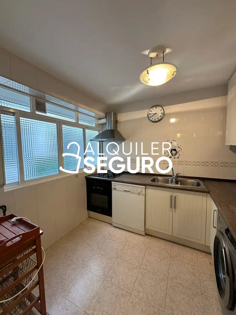 Cocina de Piso de alquiler en Madrid con Aire acondicionado, Calefacción y Amueblado