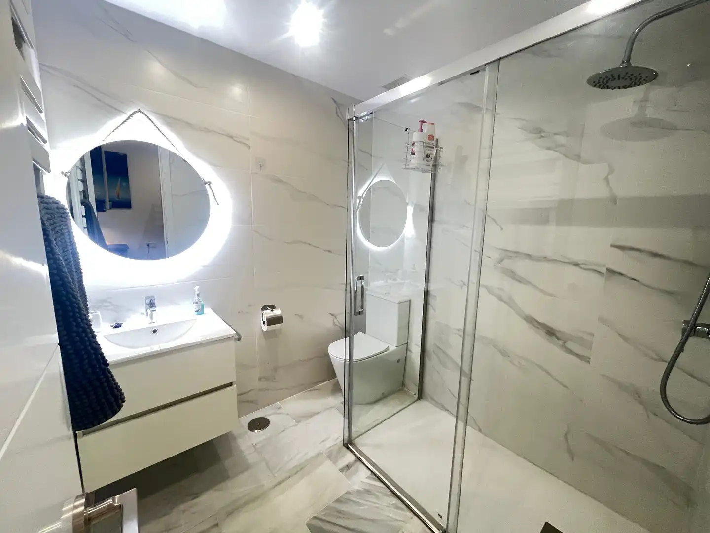 Bathroom of Flat for rent in Marbella  with Air Conditioner, Heating and Furnished