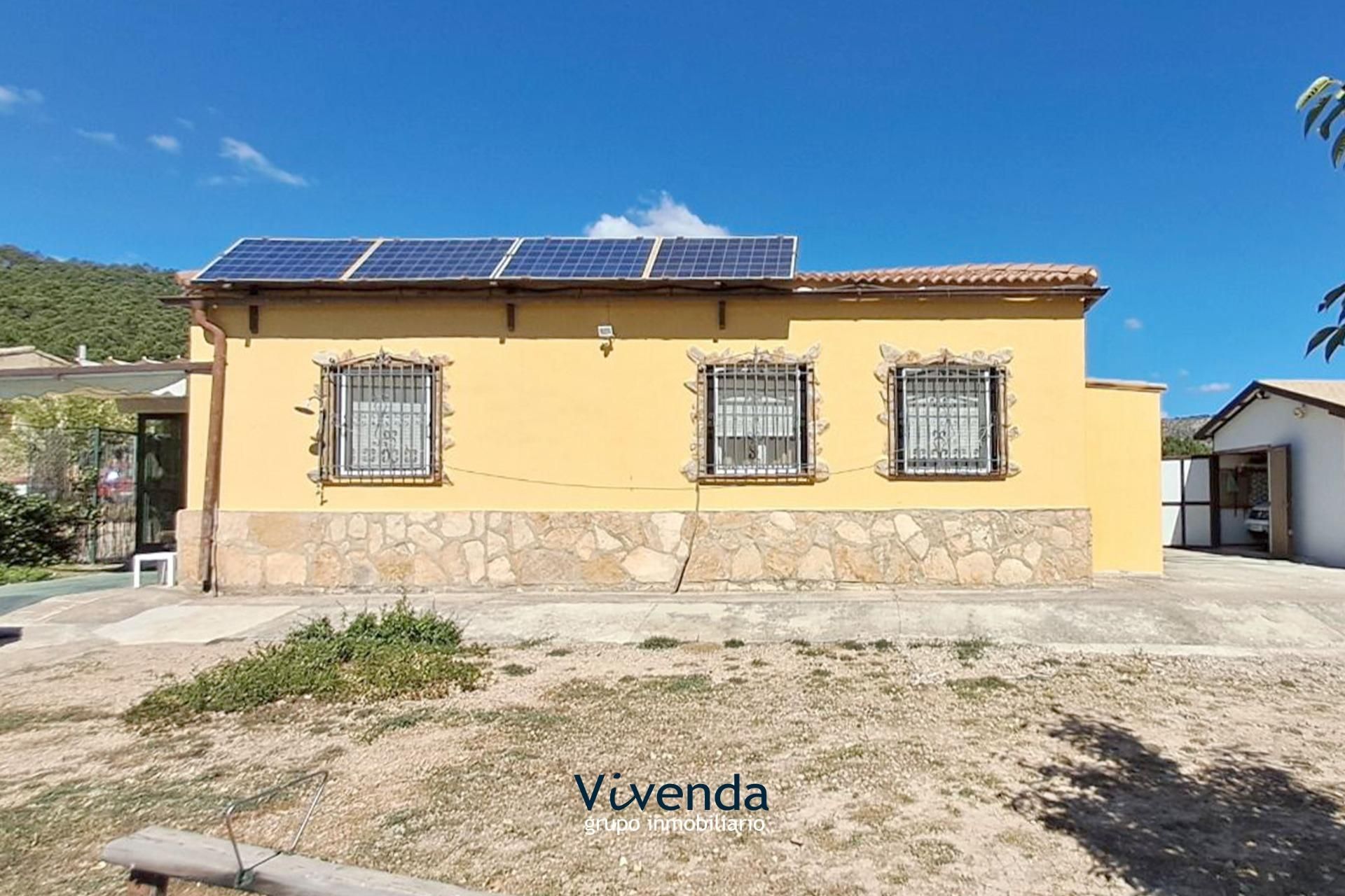 Vista exterior de Finca rústica en venda en Boniches amb Jardí privat i Alarma