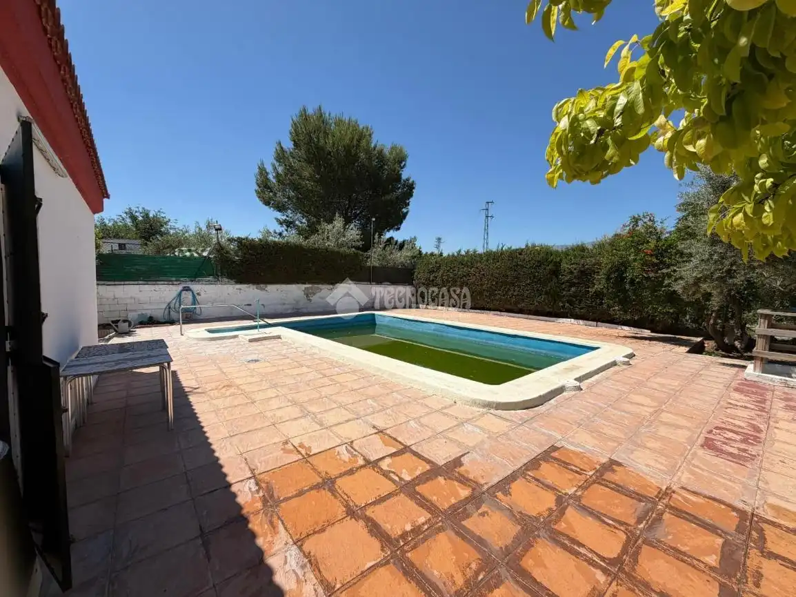 Piscina de Finca rústica en venda en Jaén