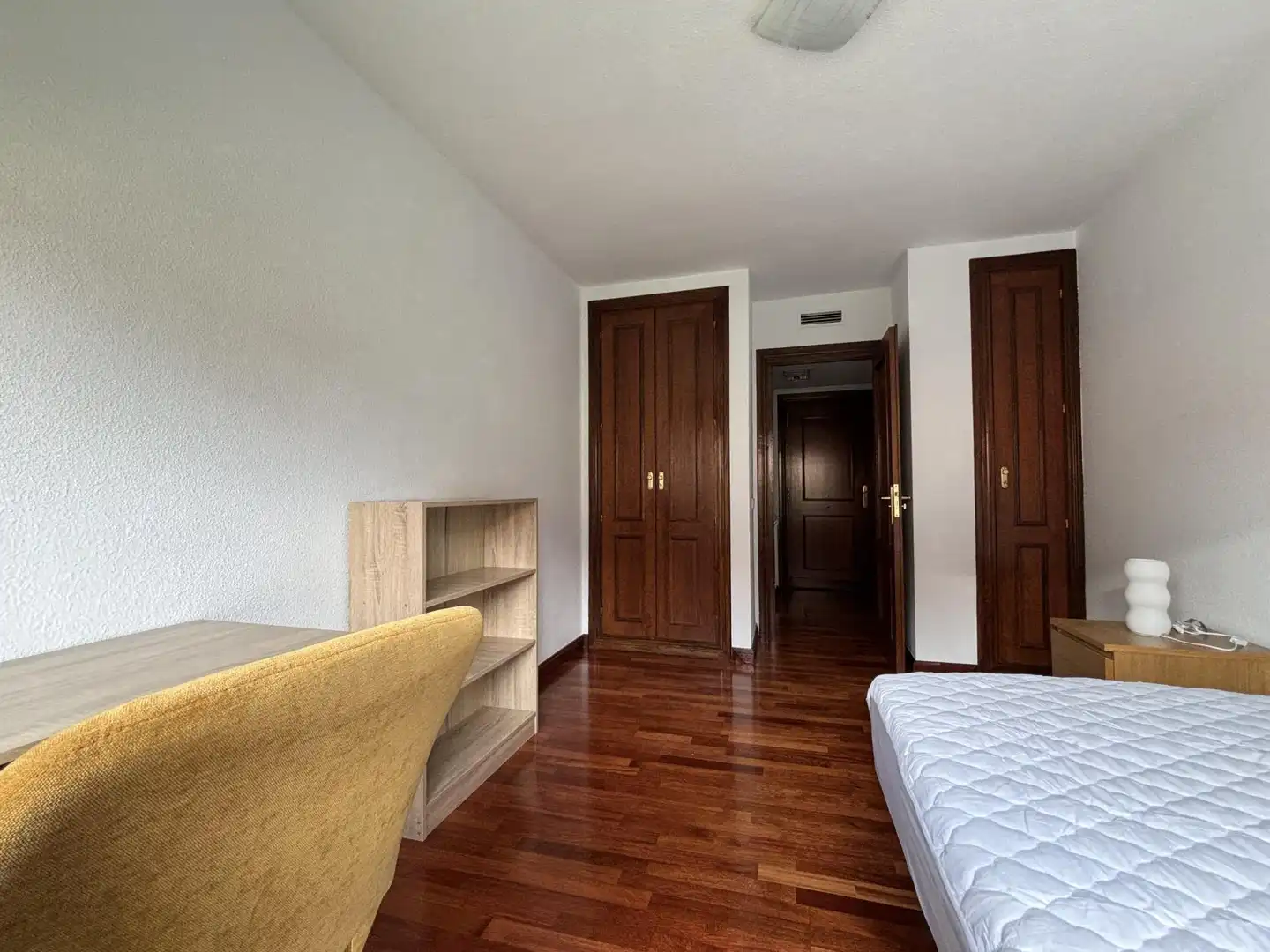 Bedroom of Flat for rent in Madrid  with Air Conditioner, Heating and Parquet flooring