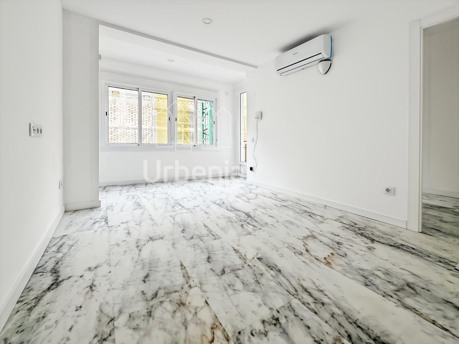 Exterior view of Flat for sale in Premià de Mar  with Air Conditioner and Terrace