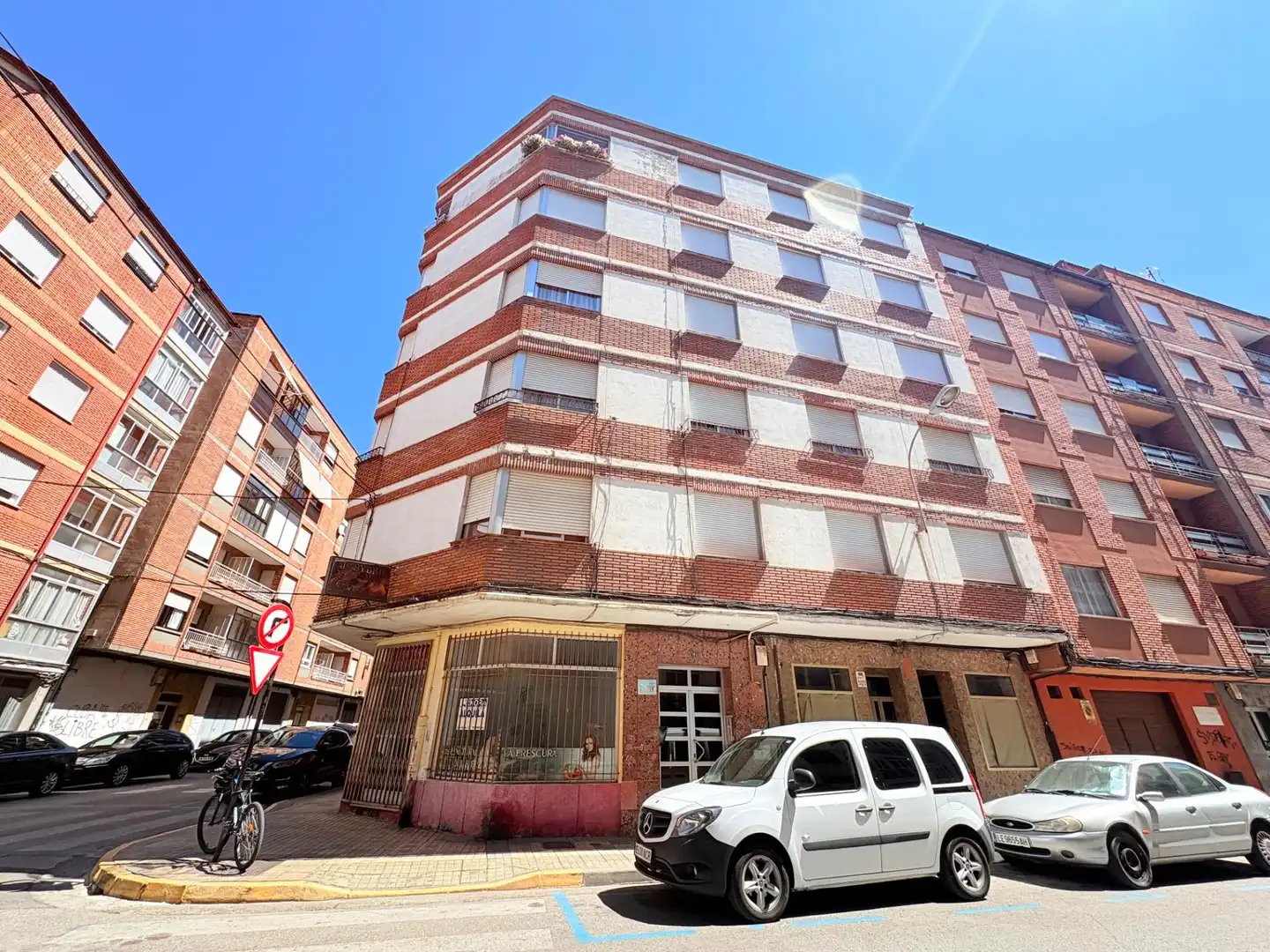 Pis amb ascensor en venda a Calle ISAAC PERAL