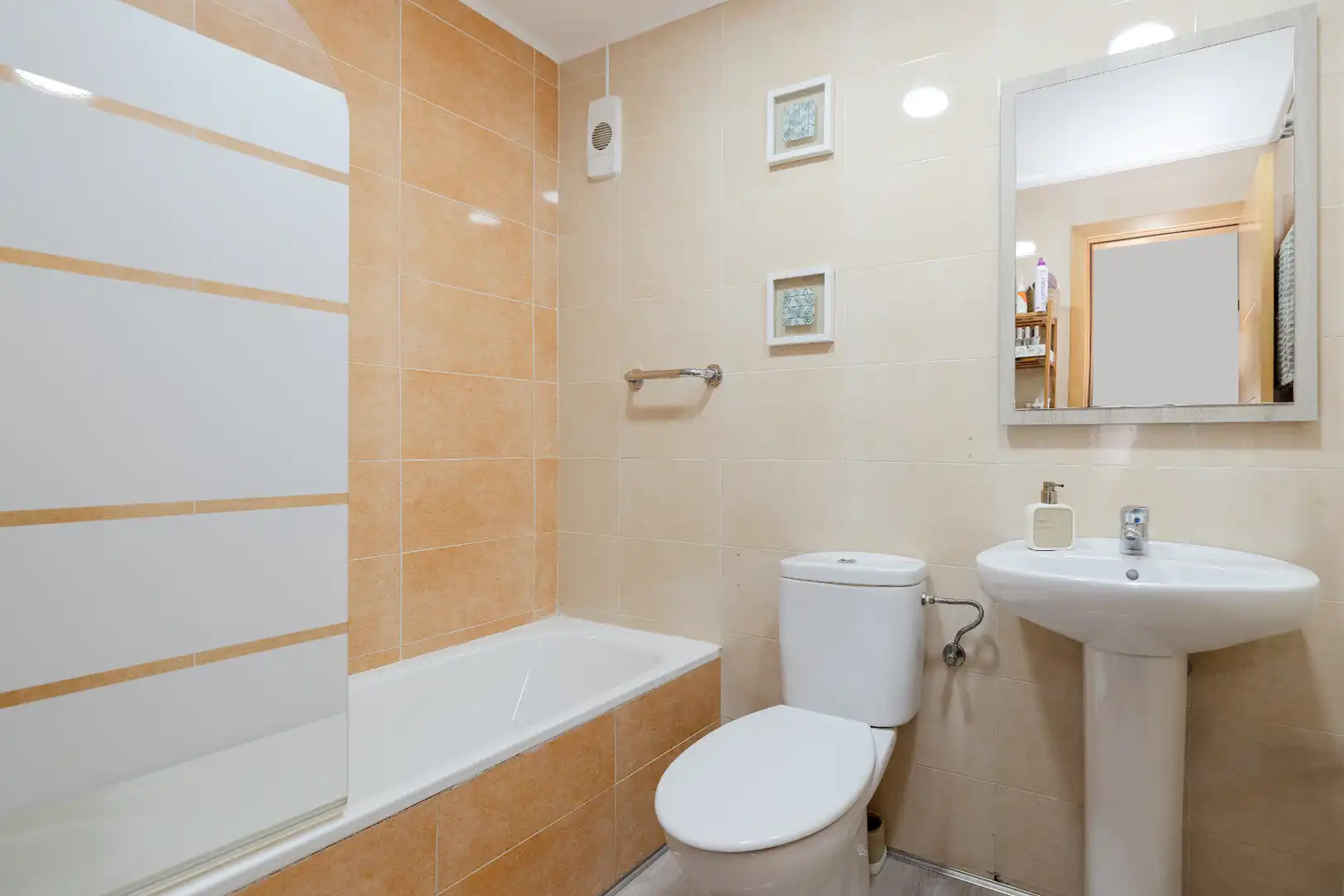 Bany de Pis en venda en Málaga amb Aire condicionat, Calefacció i Terrassa