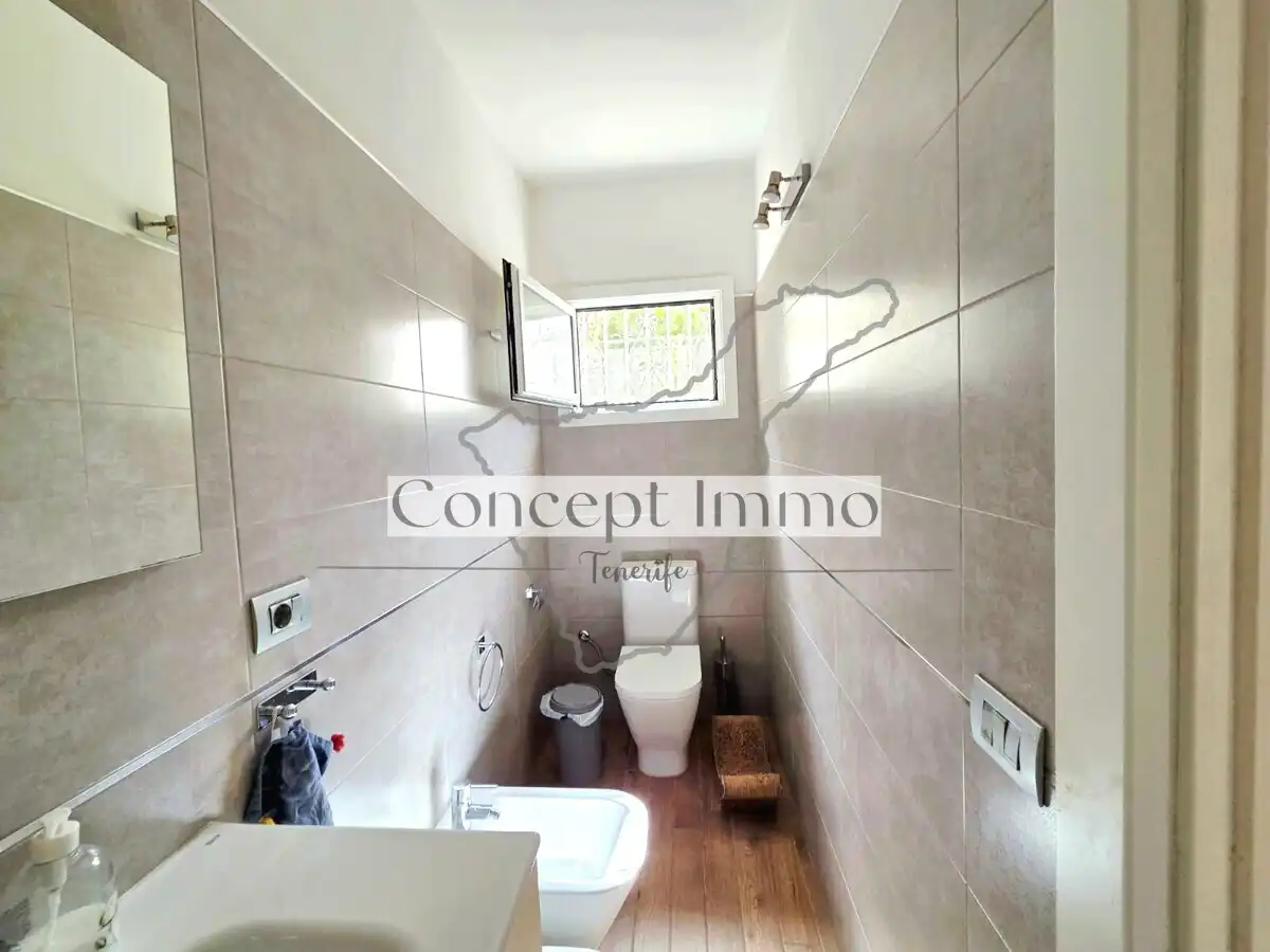 Bany de Casa o xalet en venda en Arona amb Jardí privat, Terrassa i Traster