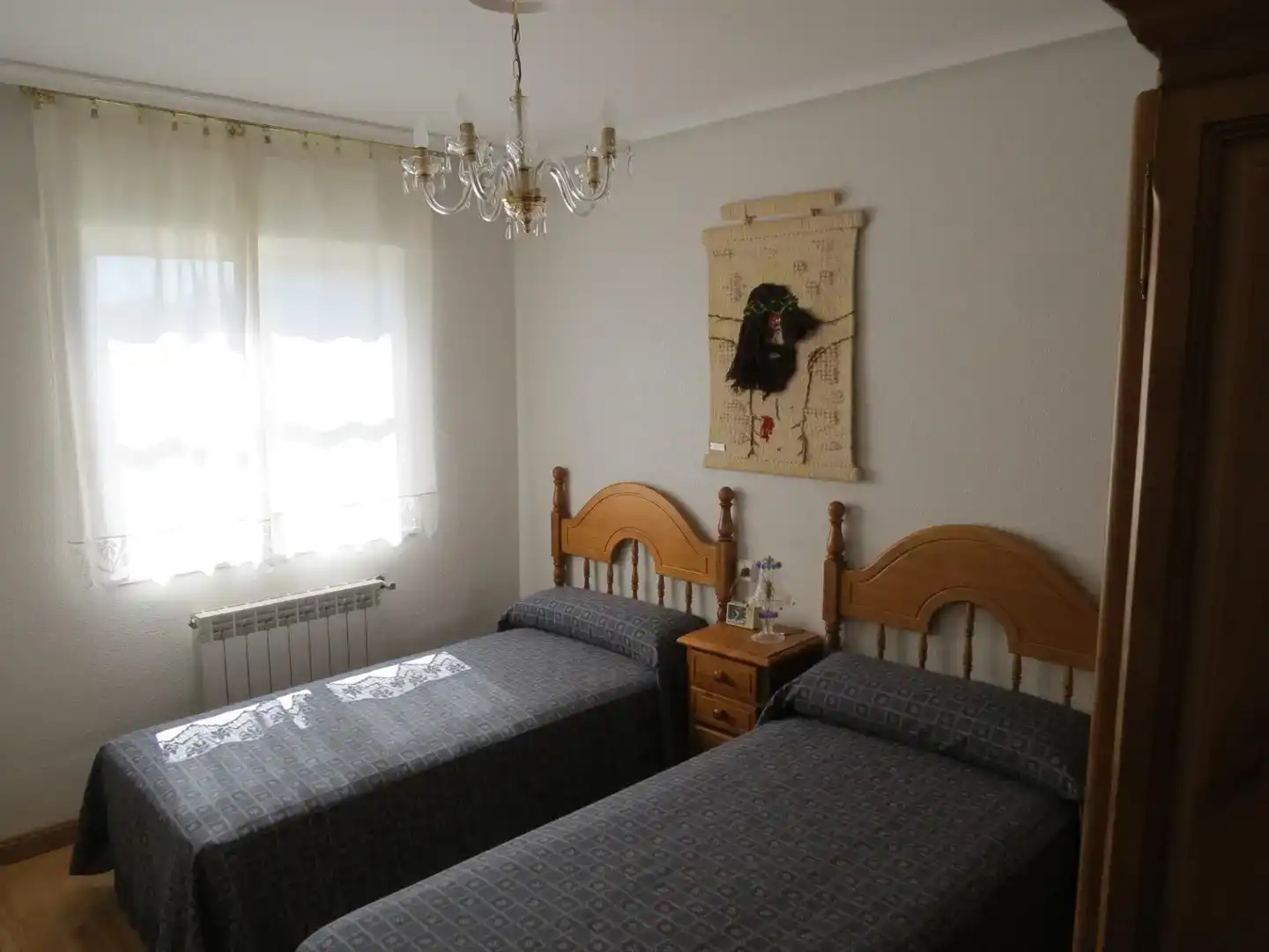 Dormitori de Pis en venda en Villaralbo amb Jardí privat, Parquet i Moblat