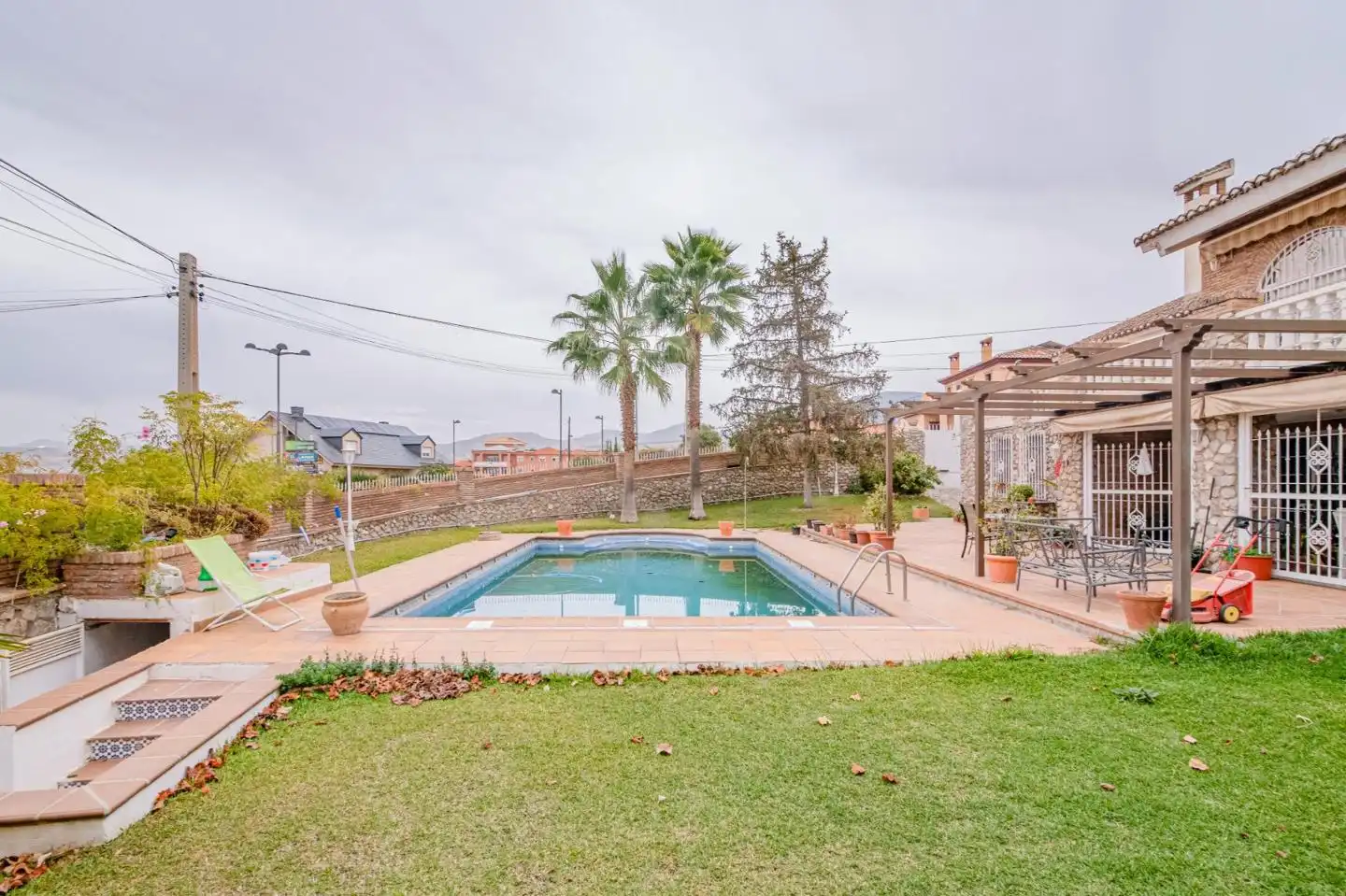 Piscina de Casa o xalet en venda en La Zubia amb Calefacció, Jardí privat i Terrassa