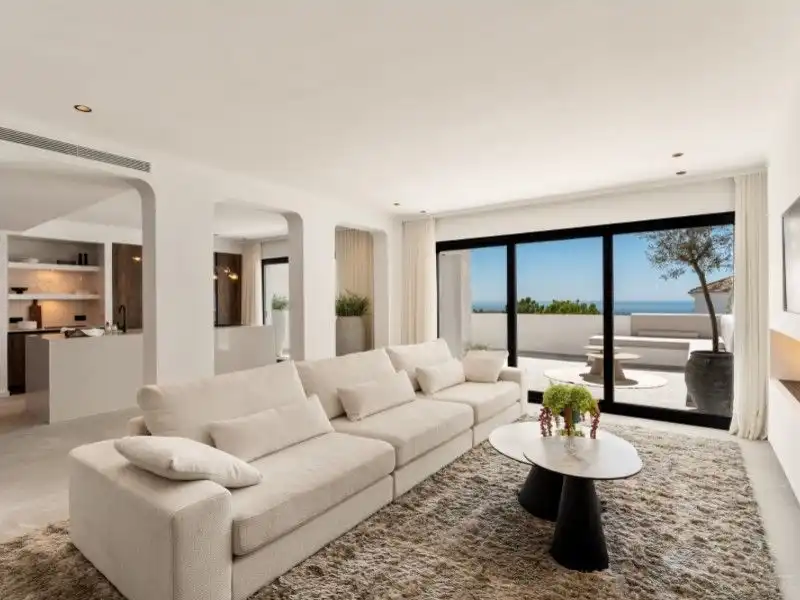 Apartamento con piscina en venta en Calle Hernán Cortés 9, imagen 2