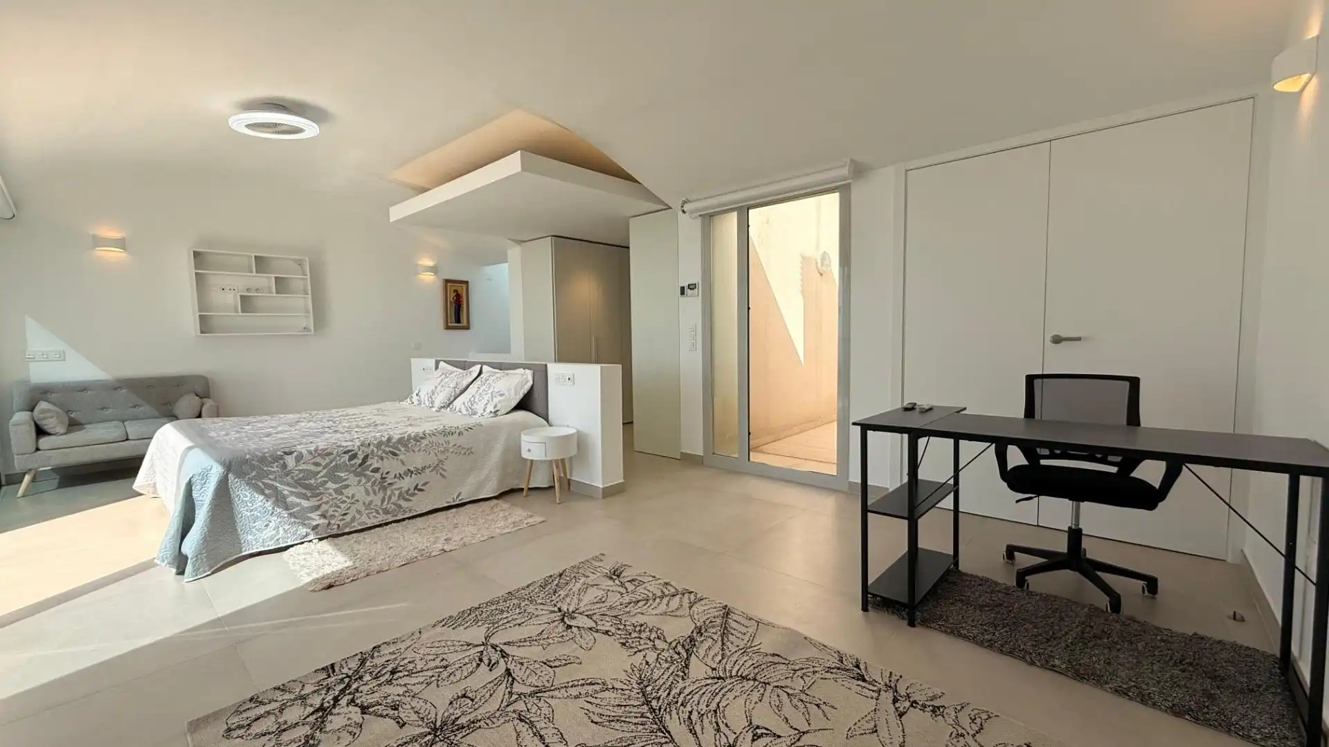 Schlafzimmer von Dachboden zum Verkauf in Benalmádena mit Klimaanlage, Terrasse und Abstellraum