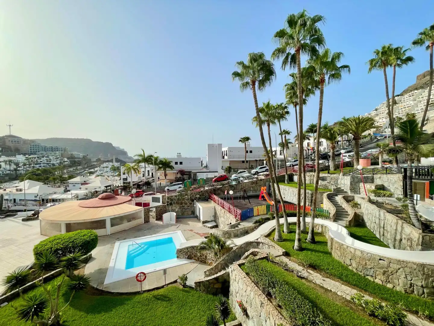 Vista exterior de Apartament de lloguer en Mogán amb Moblat, Balcó i Piscina comunitària