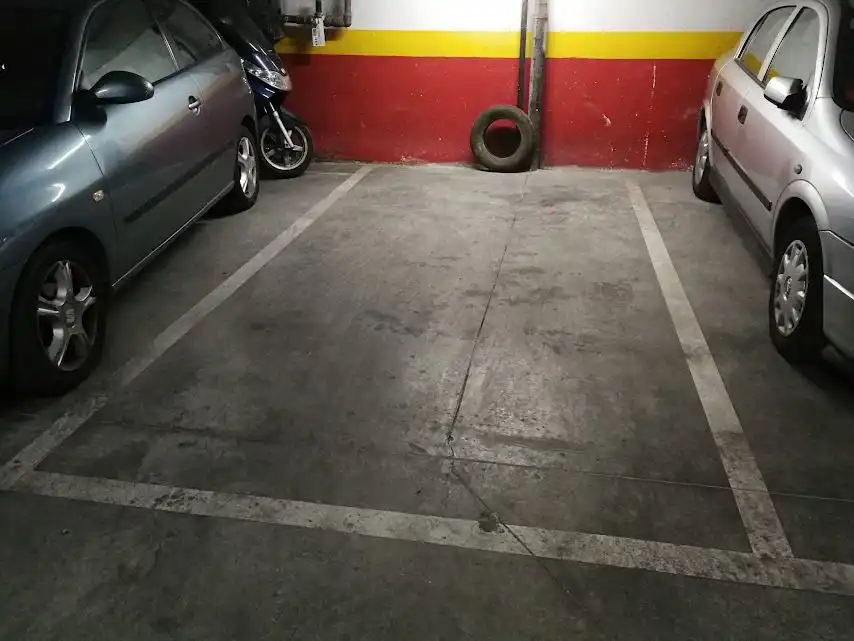 Parking of Garage for rent in Madrid