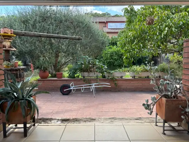 Casa amb jardí en venda a Sant Andreu de la Barca, imagen 4