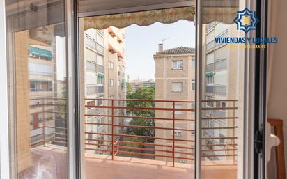 Bedroom of Flat for sale in  Granada Capital  with Terrace and Balcony