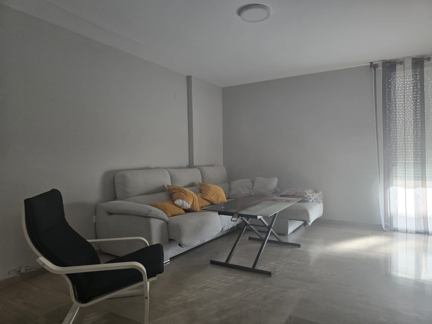 Sala d'estar de Pis en venda en Alcalá de Guadaira amb Traster