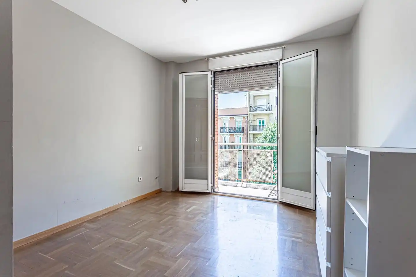 Habitación de Piso en venta en Madrid con Calefacción, Parquet y Terraza