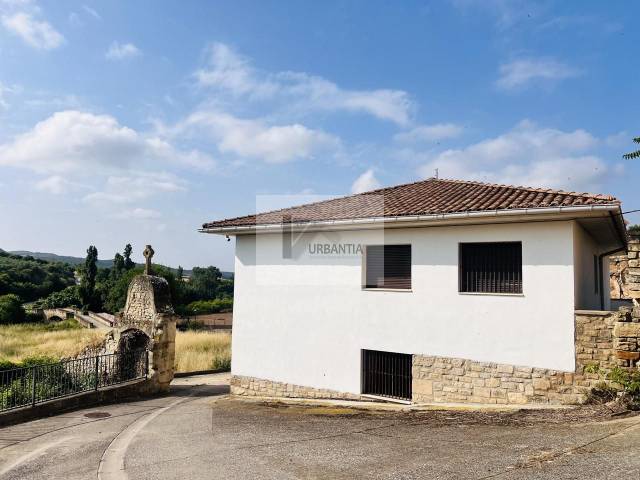 Casa adosada en Venta en La Fuente en Torres del Río