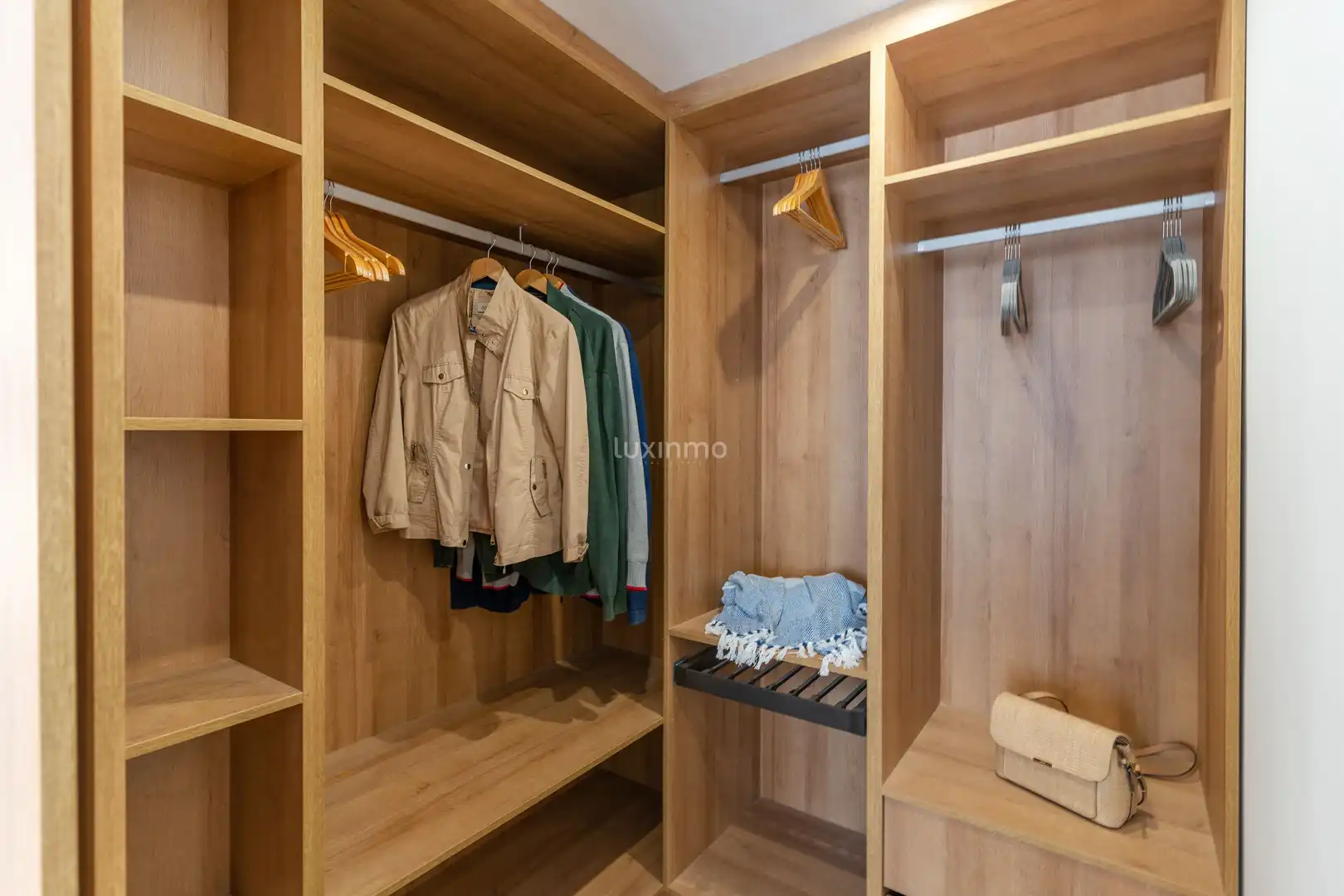 Schlafzimmer von Dachboden zum Verkauf in Jávea / Xàbia mit Klimaanlage, Abstellraum und Balkon