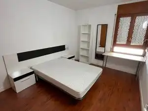 Schlafzimmer von Wohnung zum Verkauf in Vic mit Heizung, Möbliert und Ofen