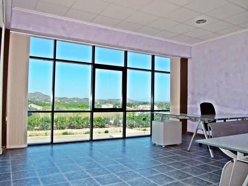 Office for rent in Pego