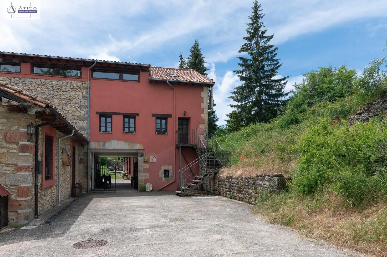 Vista exterior de Edifici en venda en Valle de Valdebezana