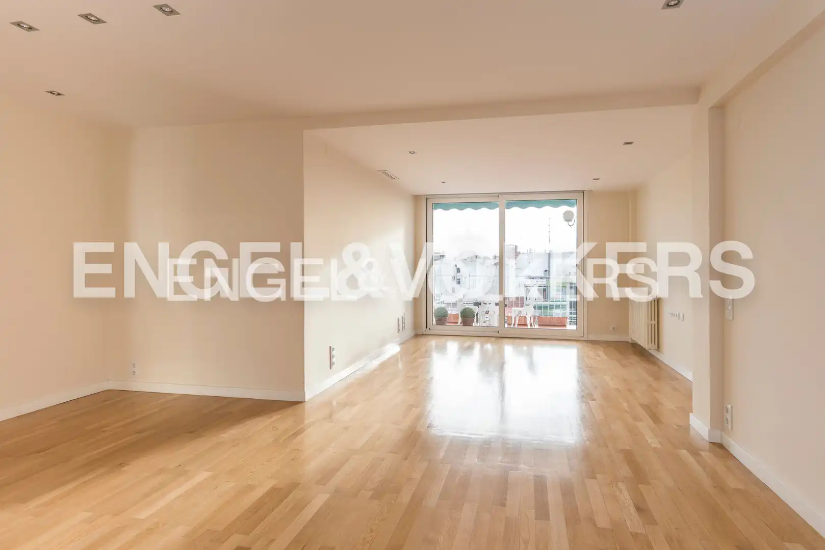 Sala de estar de Piso de alquiler en Madrid con Aire acondicionado, Calefacción y Parquet