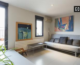 Living room of Flat to rent in  Madrid Capital  with Air Conditioner, Heating and Furnished