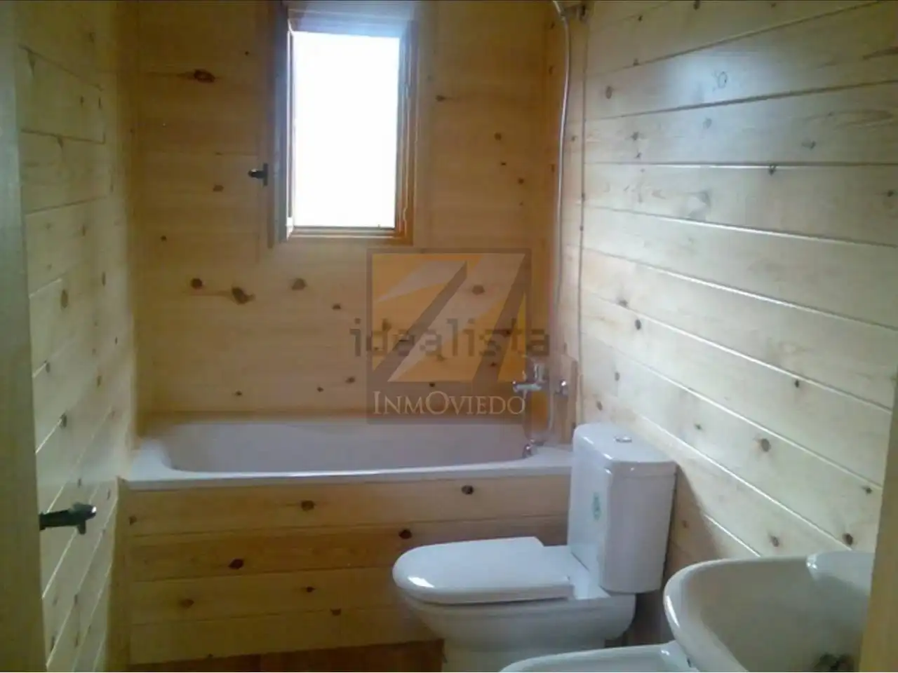 Bathroom of Houses for sale in Noreña, Asturias