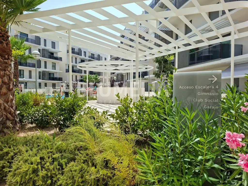 Terrassa de Apartament en venda en Dénia amb Aire condicionat, Calefacció i Jardí privat