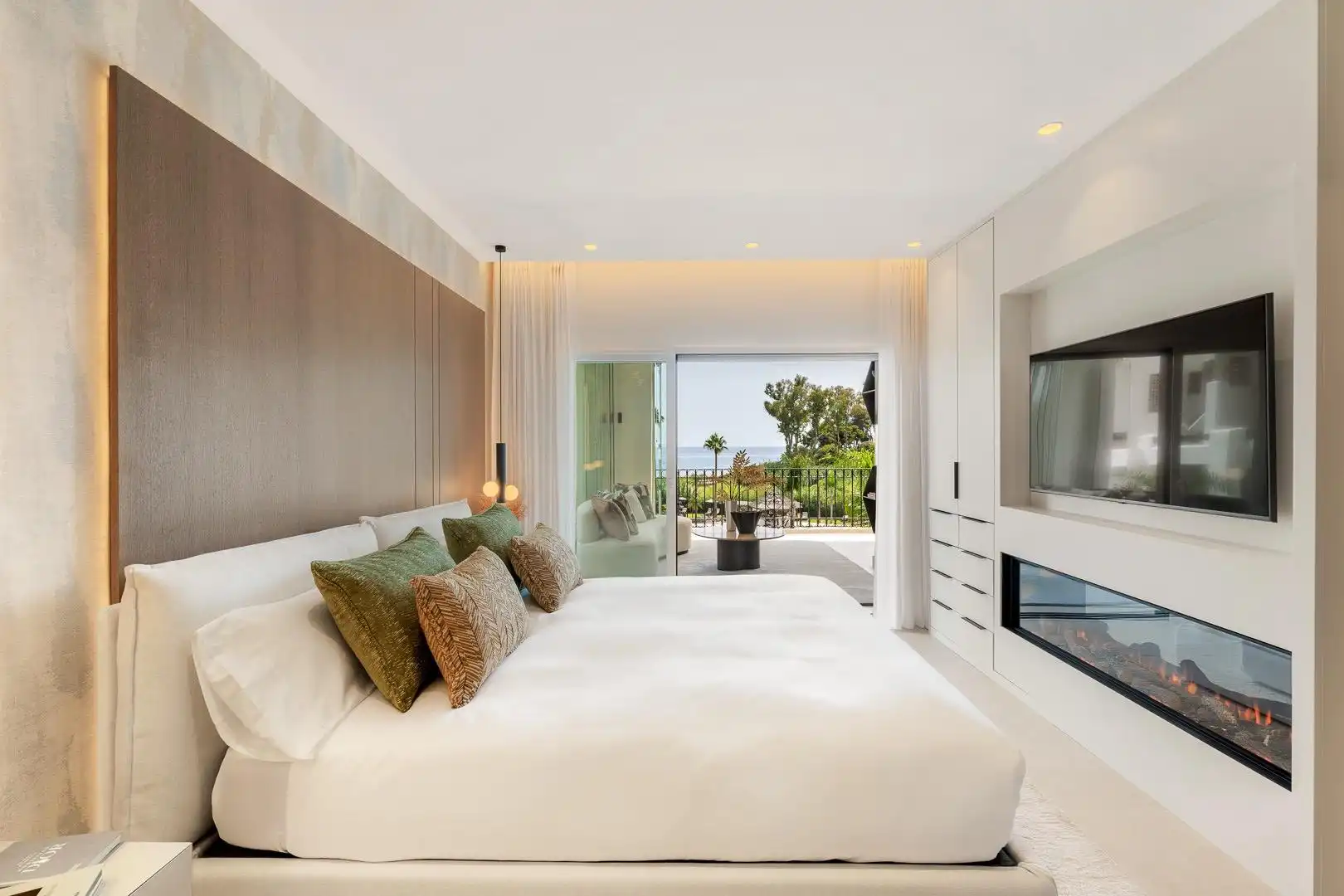 Bedroom of Apartments for sale in Estepona  with Air Conditioner, Terrace and Storage room