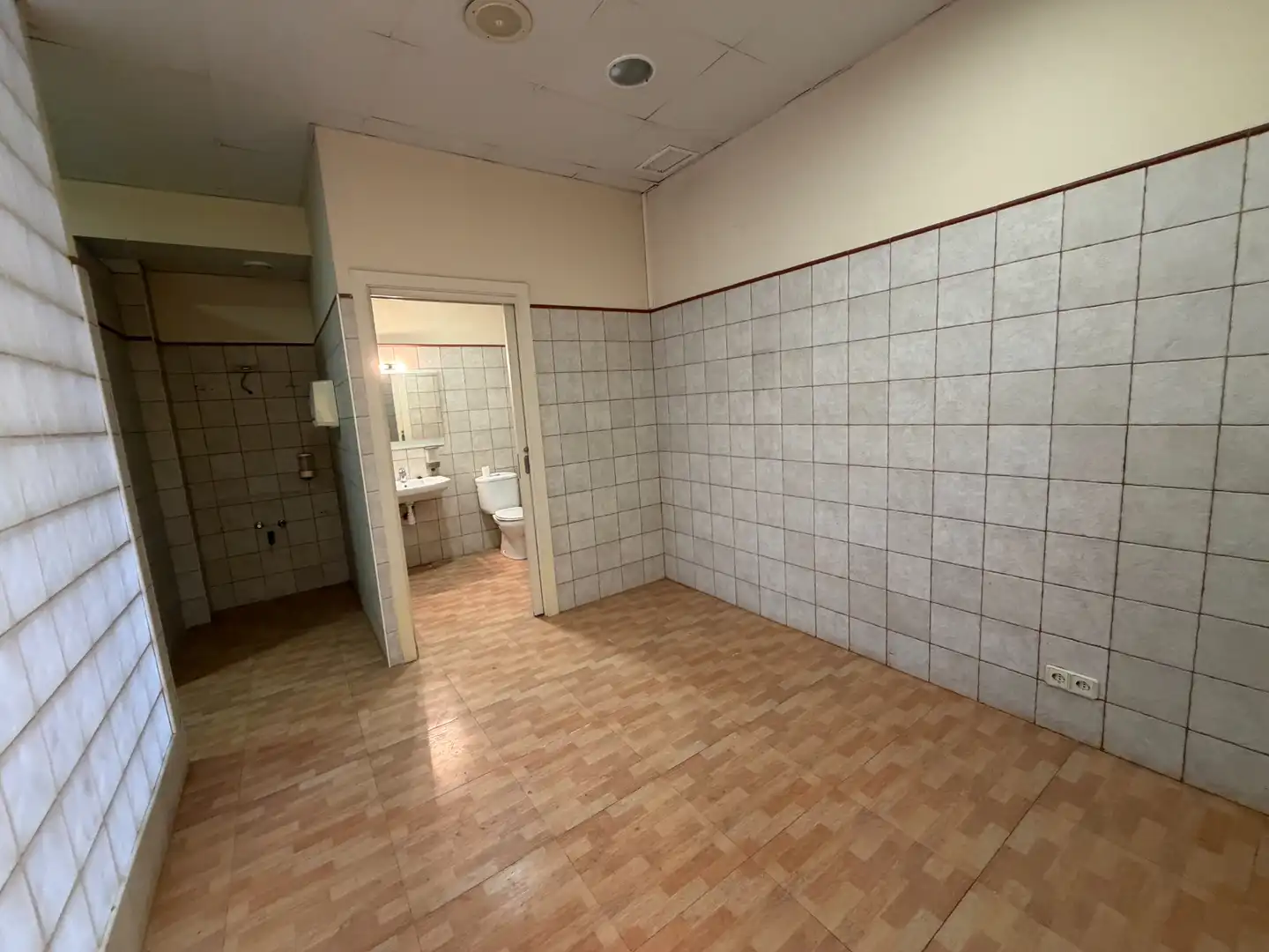 Baño de Local de alquiler en Granollers con Aire acondicionado y Alarma
